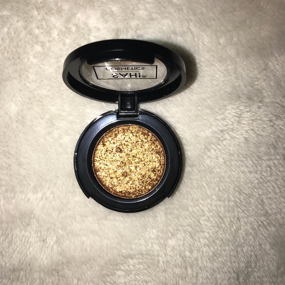 Eyeshadow...